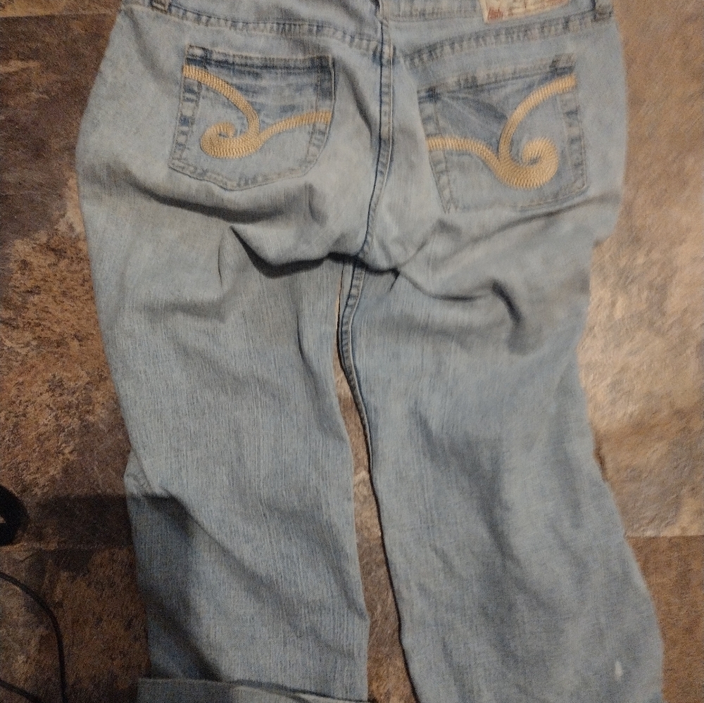 Capri Pants - Picture 3 of 7